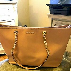 Large Michael kors purse Gold hardware on Pink